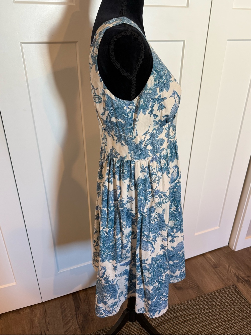 Joules Blue and Cream V‑Neck Toile Sundress - Picture 2 of 5